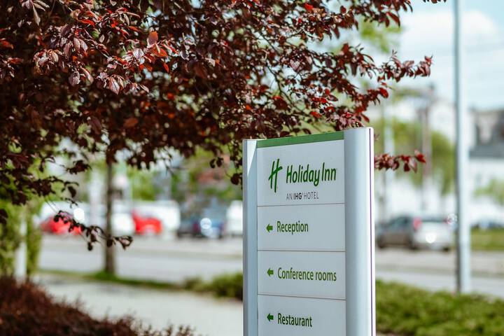 Hotel Entry