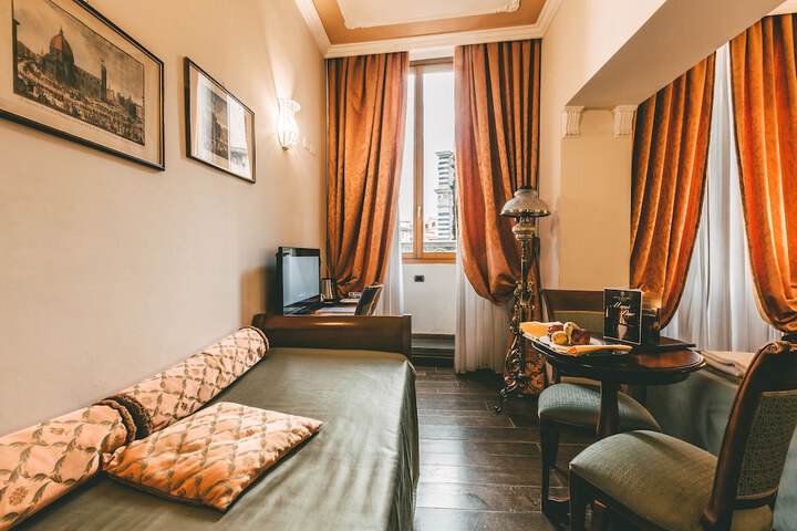 Room 49 of 98