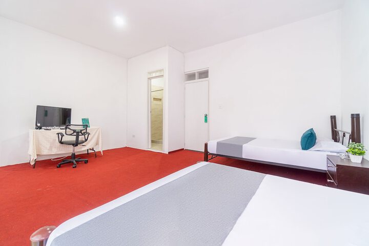 Room 5 of 16