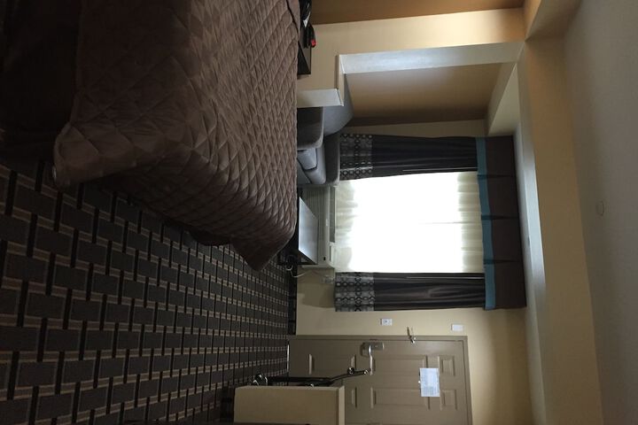 Room 8 of 47