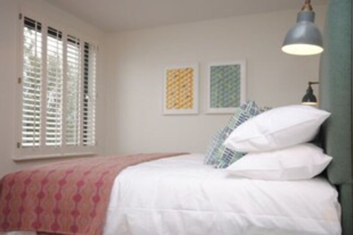 Room 5 of 27