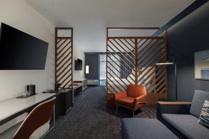 Room 11 of 39