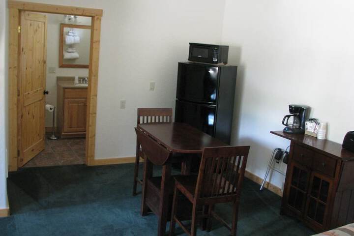 Room 10 of 33