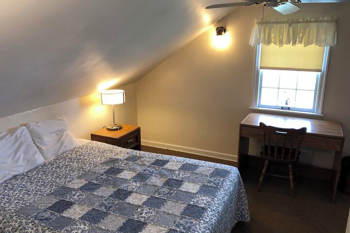 Room 44 of 104