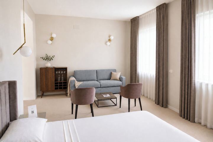 Room 37 of 77
