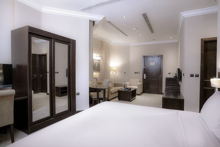Room 16 of 46