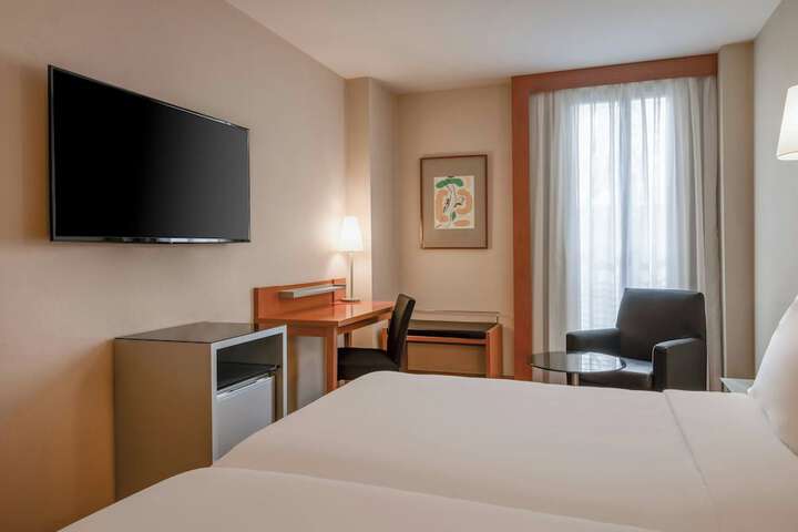 Room 12 of 39