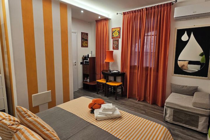 Room 13 of 76
