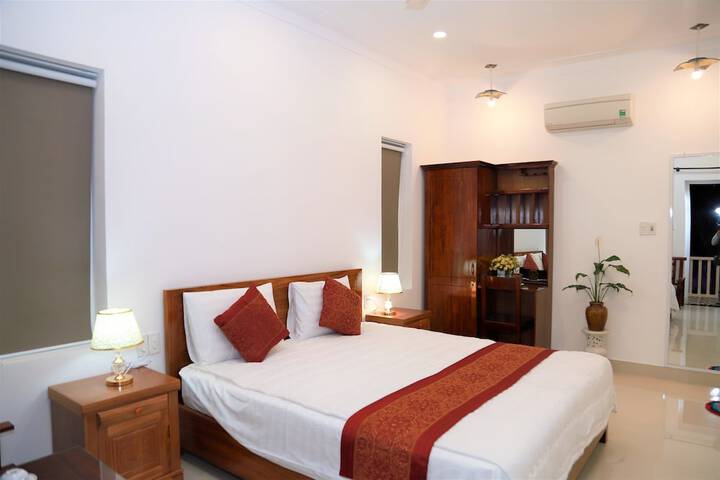 Room 6 of 53