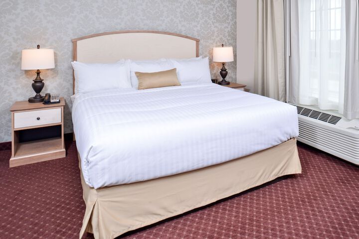 2 Queen Beds (5 of 8)