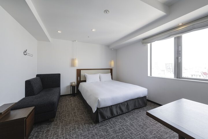 Room 17 of 48