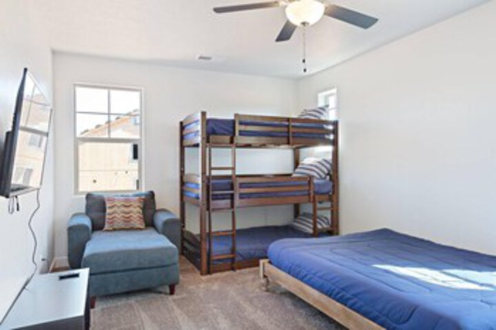 Room 26 of 38