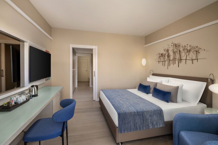 Room 18 of 303