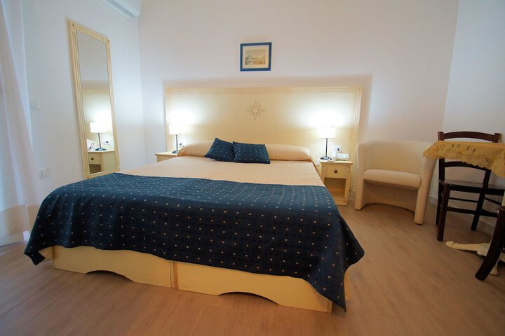 Room 10 of 63