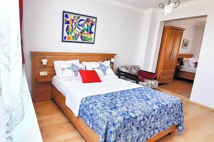 Room 15 of 33