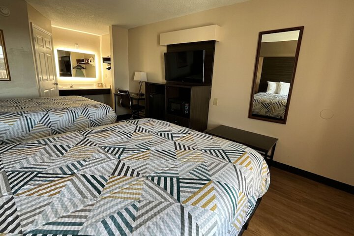 Double Accessible King Size Bed (4 of 12)
