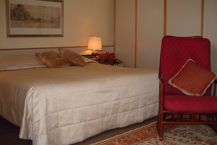 Room 9 of 78