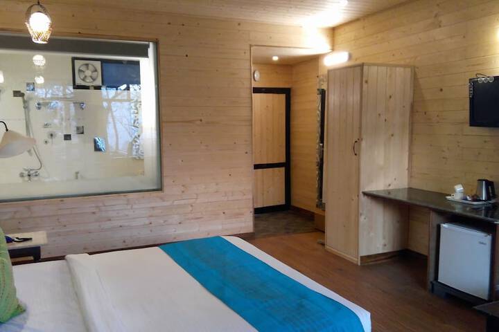Room 12 of 21