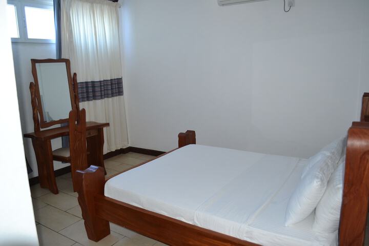 Room 9 of 67