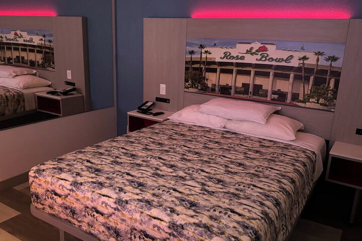 1 Queen Bed (36 of 44)