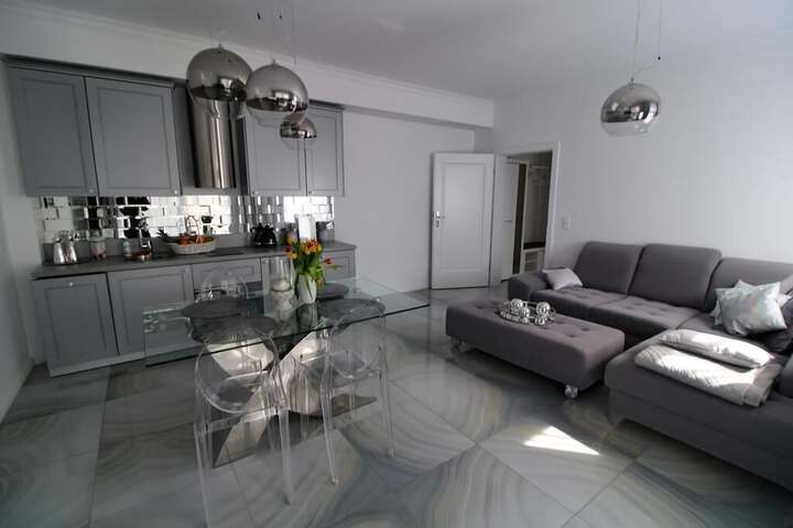 Room 14 of 48