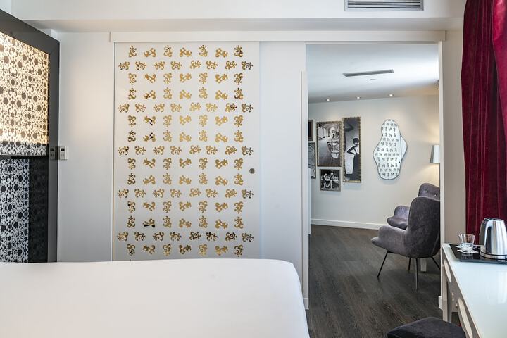 Room 12 of 52