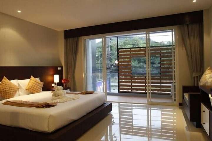 Room 21 of 32