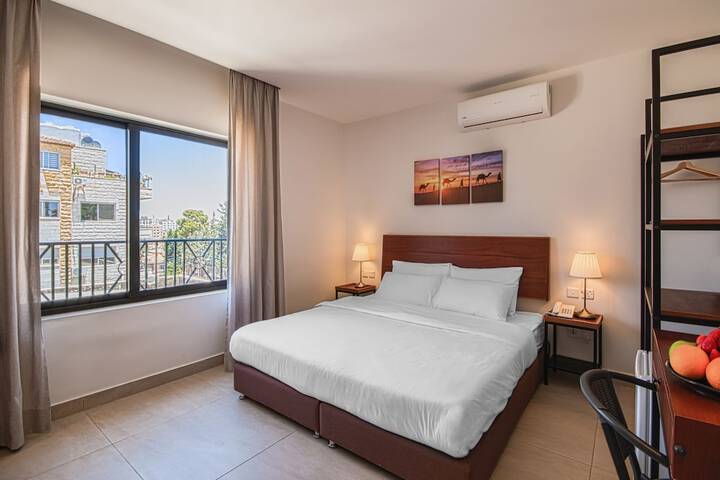 Room 3 of 34