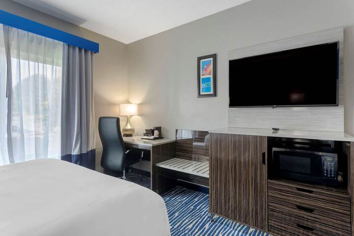 Quadruple Queen Bed (4 of 5)