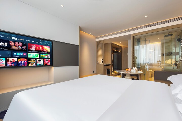 Room 12 of 26