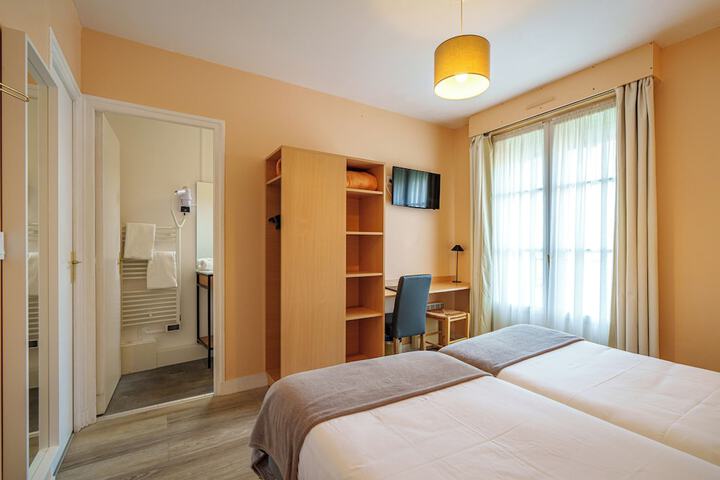 Room 20 of 43
