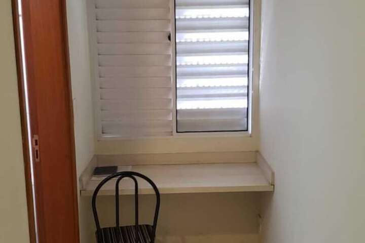 Room 6 of 33