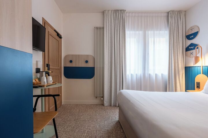 Room 32 of 89