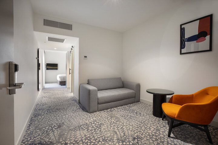 Room 4 of 101