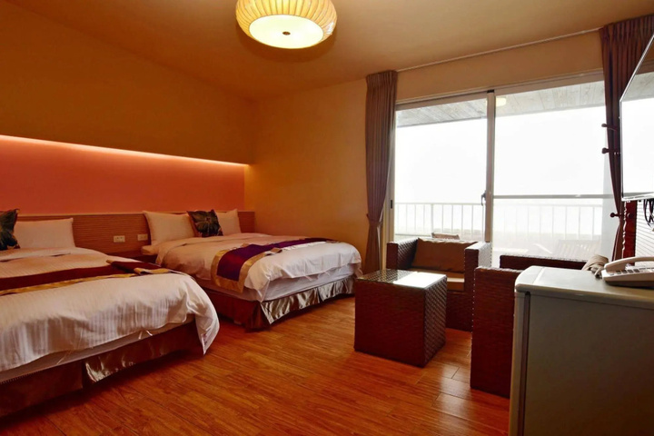Room 4 of 11