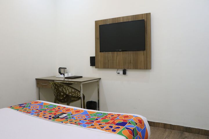 Room 11 of 36