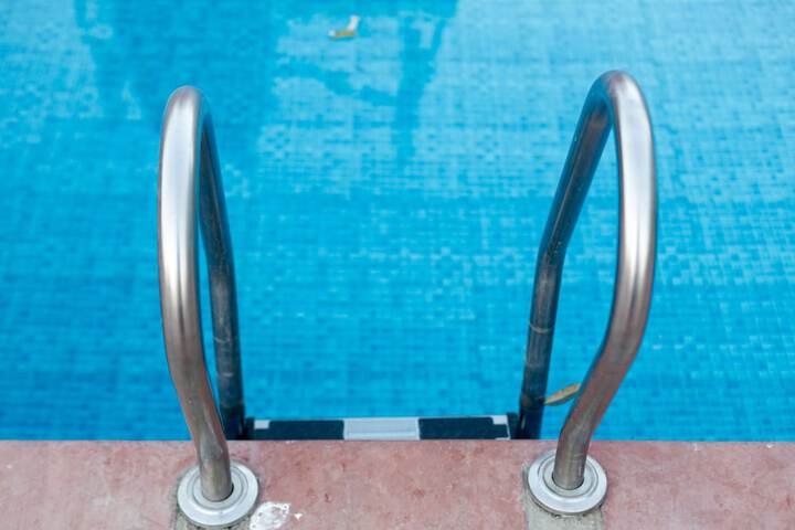 Pool 12 of 21