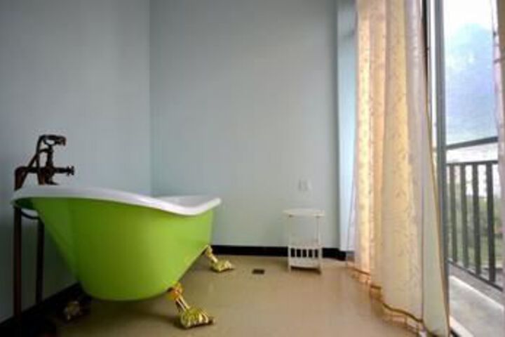 Room 8 of 31