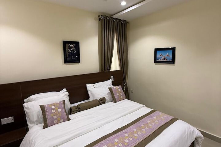 Room 5 of 27