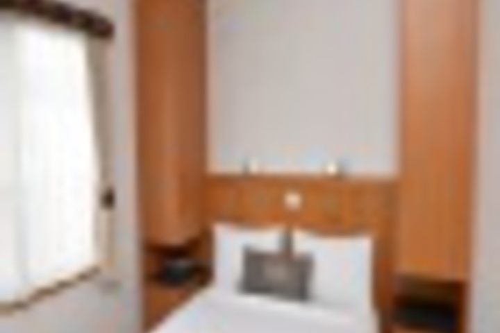 Room 27 of 324