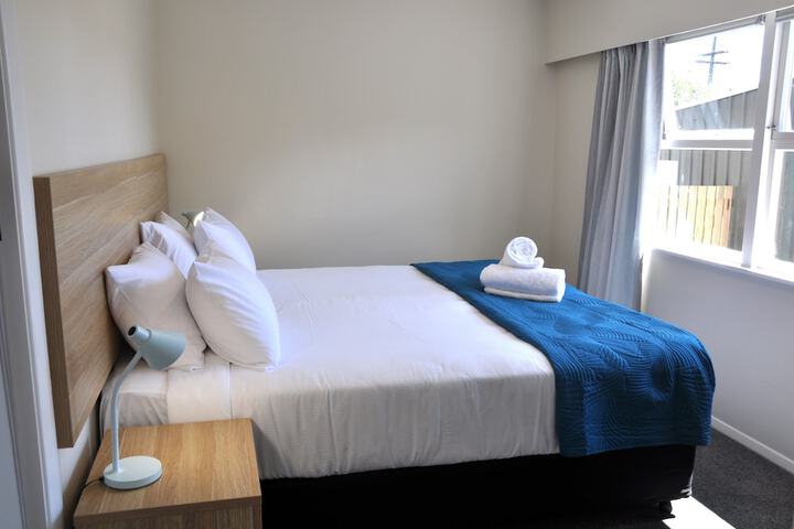 Room 8 of 80