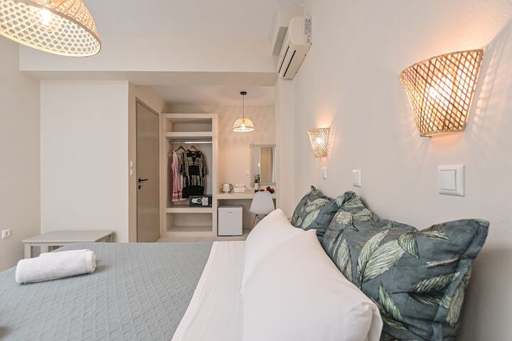 Room 53 of 199