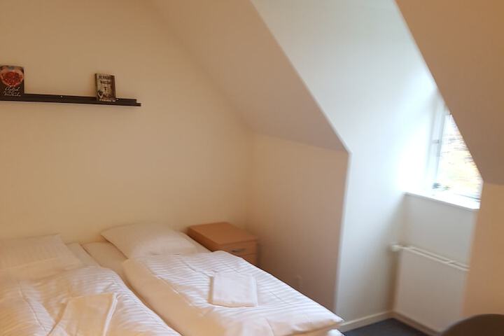 Room 10 of 39