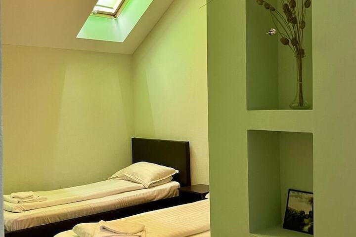 Room 11 of 20