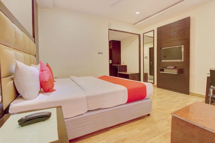 Room 9 of 19