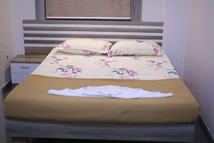 Room 12 of 66