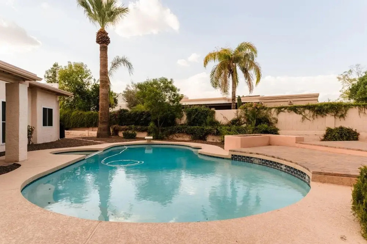 Pool 10 of 19