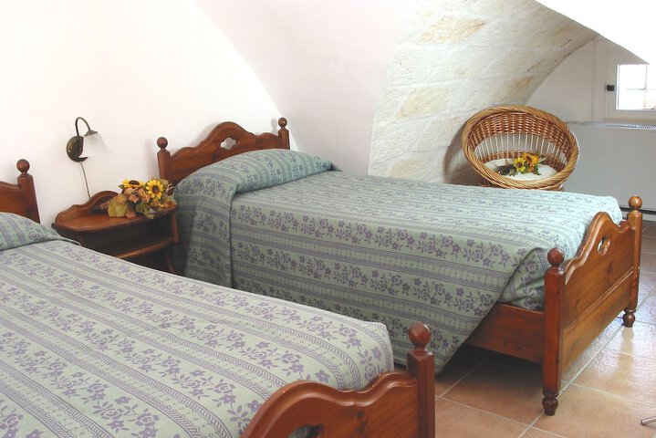Room 9 of 93