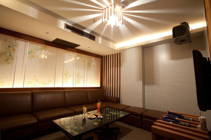 Room 41 of 49