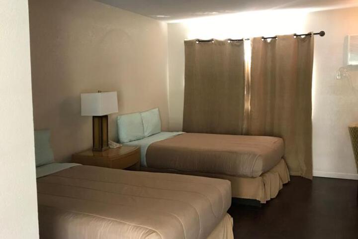 2 Double Beds Pool View (16 of 16)